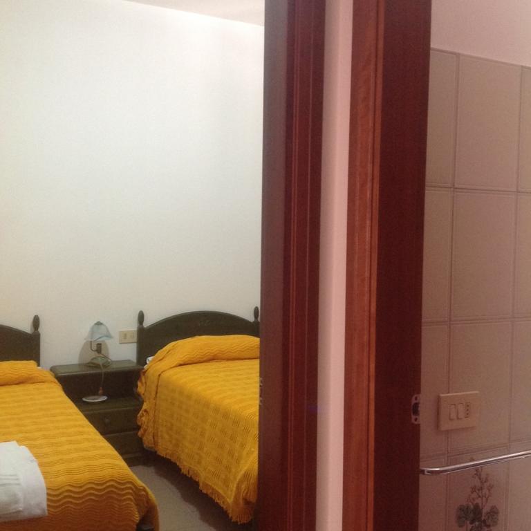 Il Sentiero Hotel Ostra Vetere Ruang foto