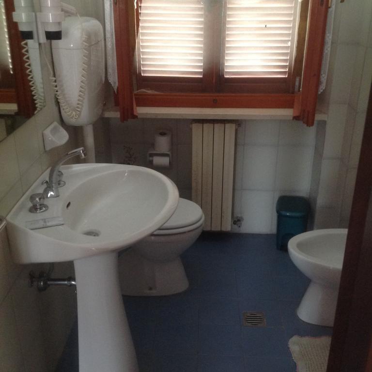 Il Sentiero Hotel Ostra Vetere Ruang foto